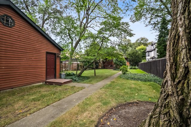 2330 Brown Avenue, Evanston, IL 60201