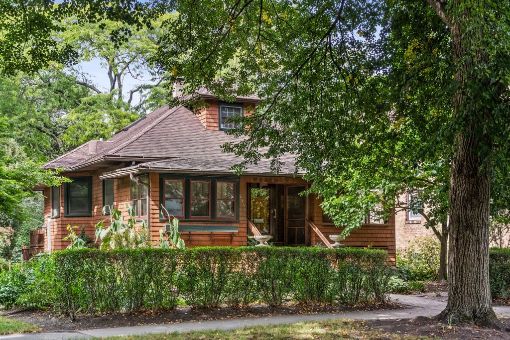 2330 Brown Avenue, Evanston, IL 60201