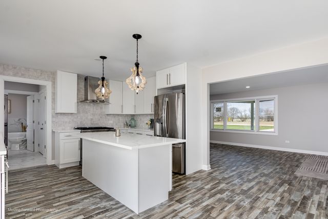 38w715 Huntley Road, West Dundee, IL 60118