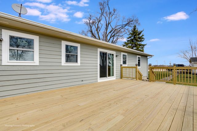 38w715 Huntley Road, West Dundee, IL 60118