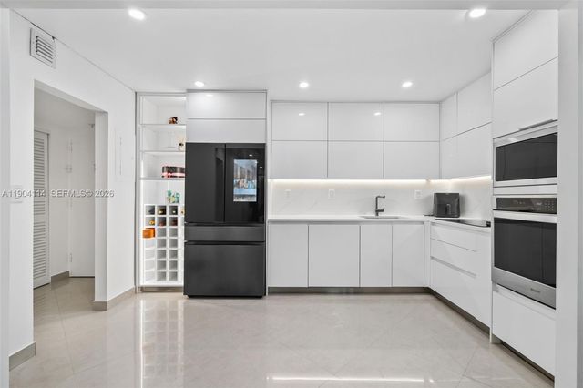 19390 Collins Avenue 209, Sunny Isles Beach, FL 33160