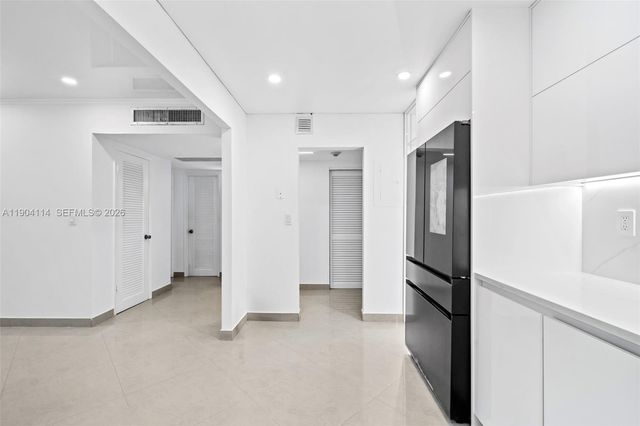 19390 Collins Avenue 209, Sunny Isles Beach, FL 33160