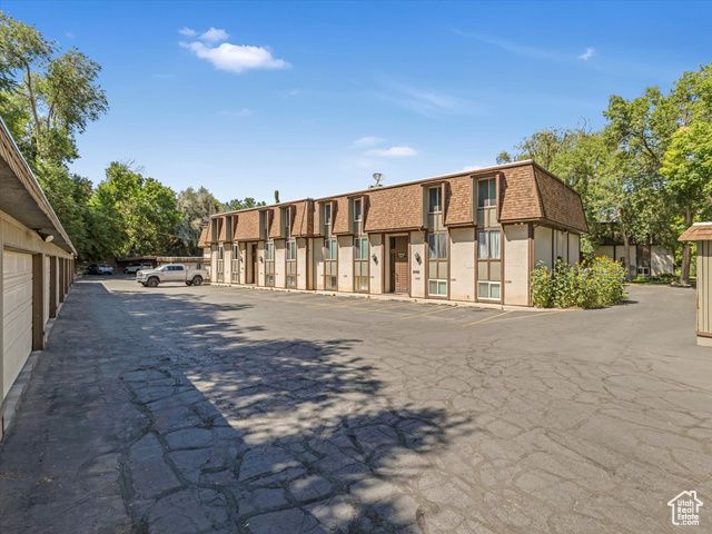 5561 S WILLOW LN #C, Murray, UT 84107