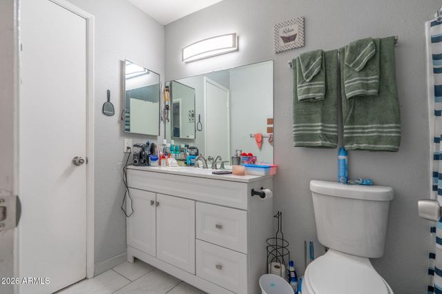 3346 W HARMONT Drive, Phoenix, AZ 85051