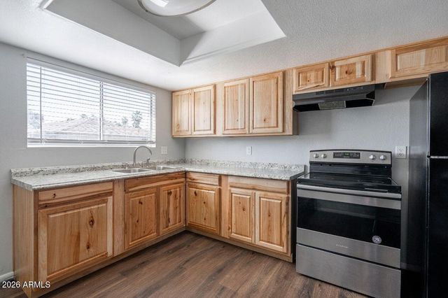 3346 W HARMONT Drive, Phoenix, AZ 85051