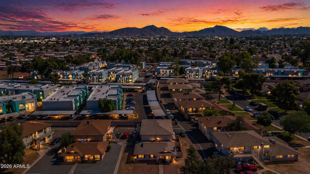 Image 1 of property listing at 3346 W HARMONT Drive, Phoenix, AZ 85051