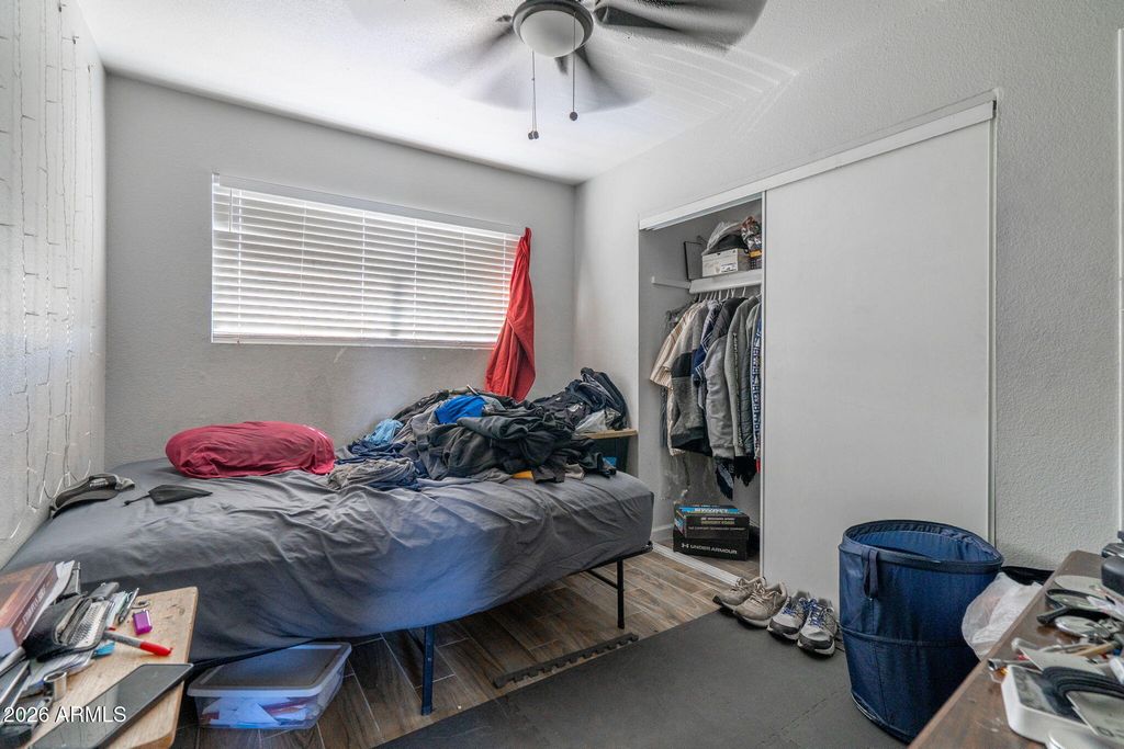 Image 12 of property listing at 3346 W HARMONT Drive, Phoenix, AZ 85051