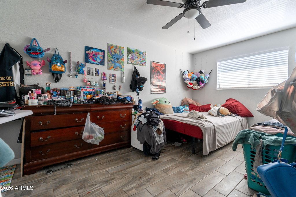 Image 13 of property listing at 3346 W HARMONT Drive, Phoenix, AZ 85051