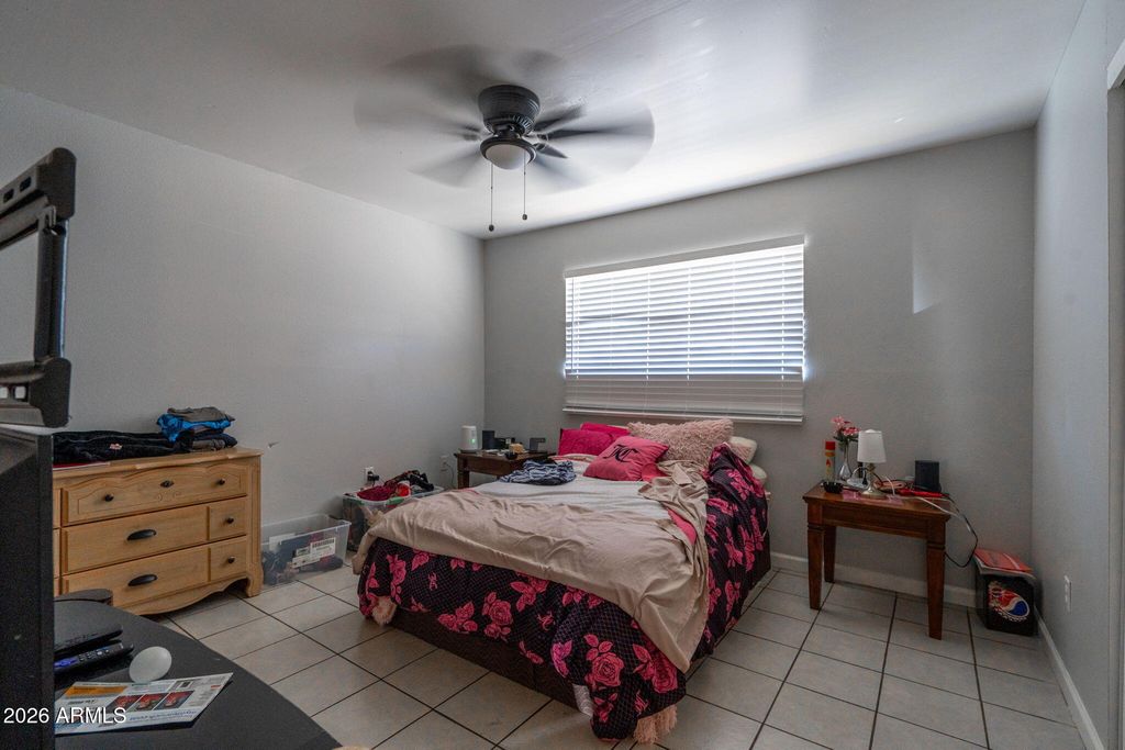 Image 15 of property listing at 3346 W HARMONT Drive, Phoenix, AZ 85051