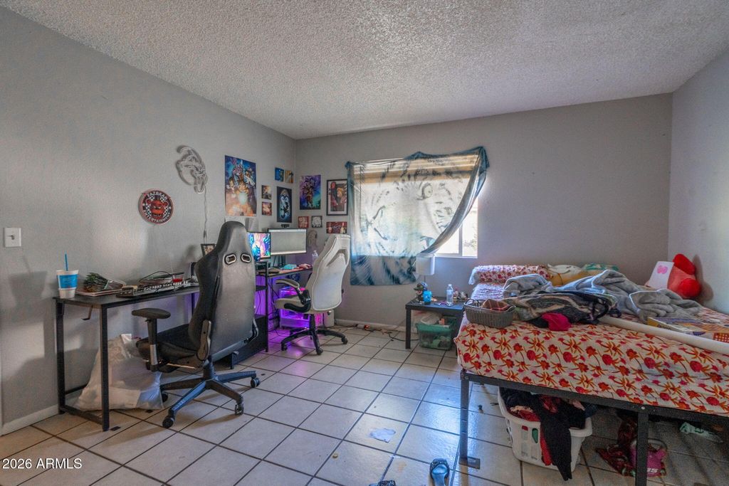 Image 16 of property listing at 3346 W HARMONT Drive, Phoenix, AZ 85051