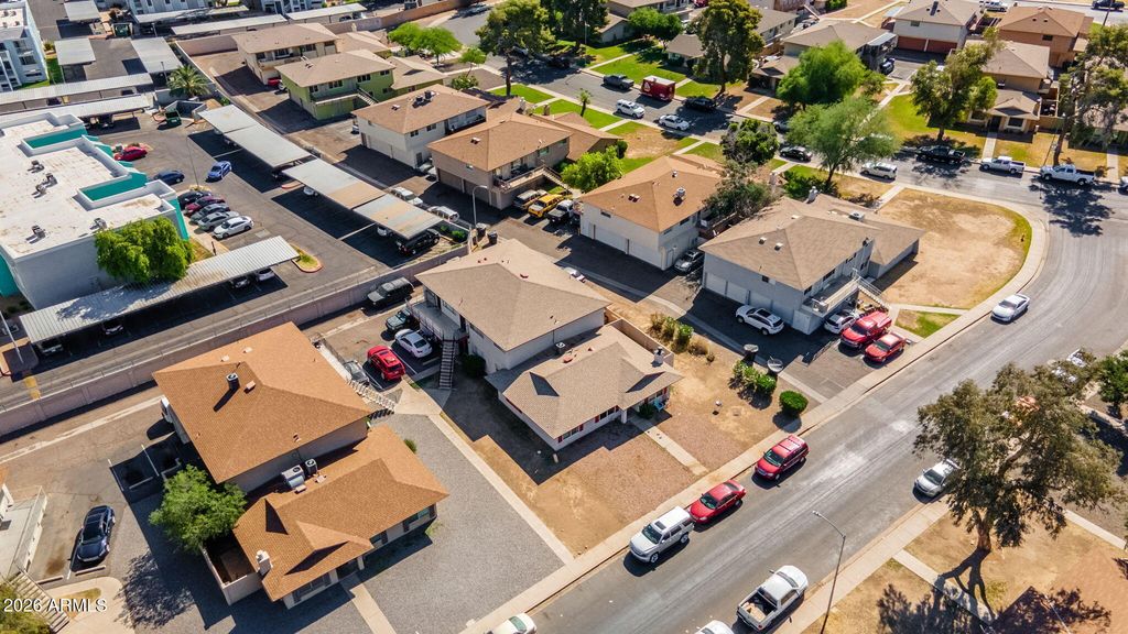 Image 2 of property listing at 3346 W HARMONT Drive, Phoenix, AZ 85051