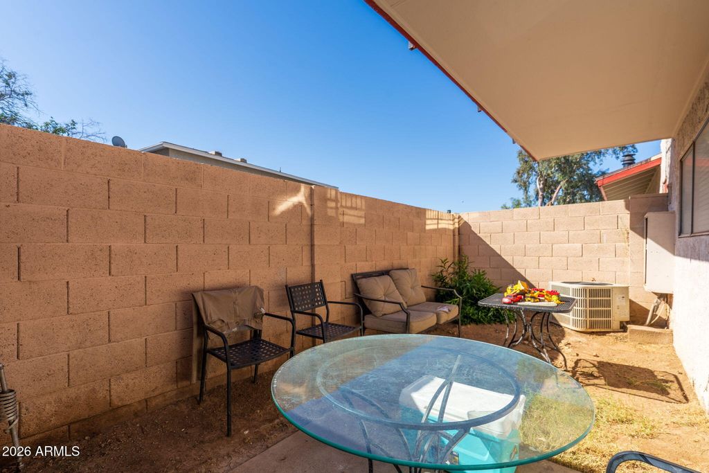 Image 21 of property listing at 3346 W HARMONT Drive, Phoenix, AZ 85051