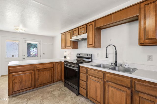 1980 McCarter Lane, Grants Pass, OR 97527