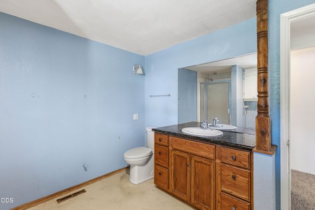 1980 McCarter Lane, Grants Pass, OR 97527