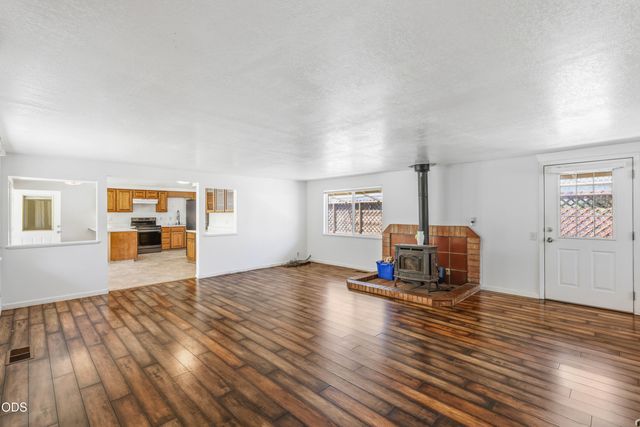 1980 McCarter Lane, Grants Pass, OR 97527