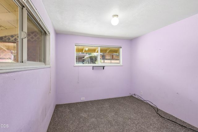 1980 McCarter Lane, Grants Pass, OR 97527
