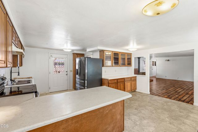 1980 McCarter Lane, Grants Pass, OR 97527
