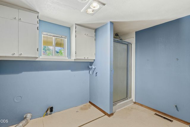 1980 McCarter Lane, Grants Pass, OR 97527