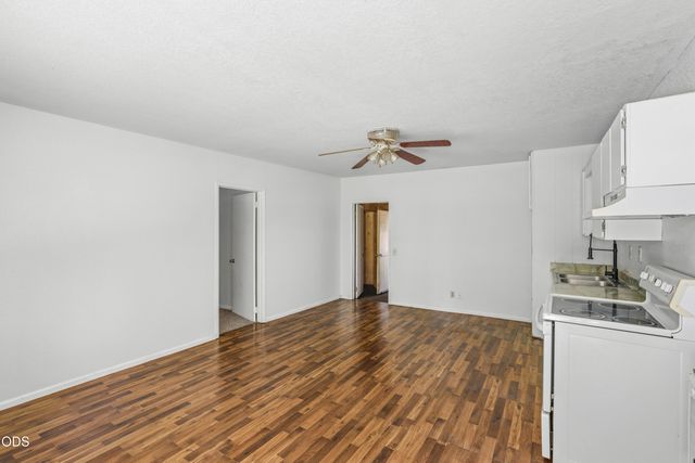 1980 McCarter Lane, Grants Pass, OR 97527