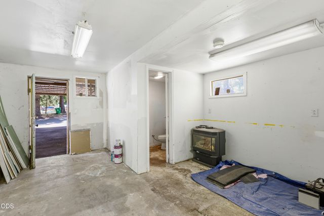 1980 McCarter Lane, Grants Pass, OR 97527