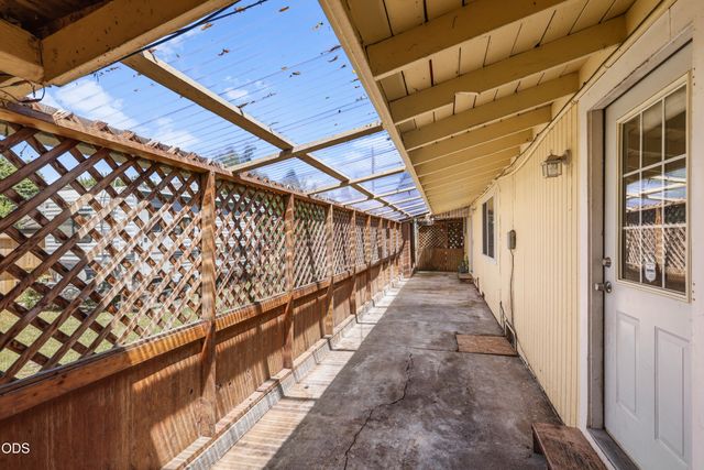 1980 McCarter Lane, Grants Pass, OR 97527