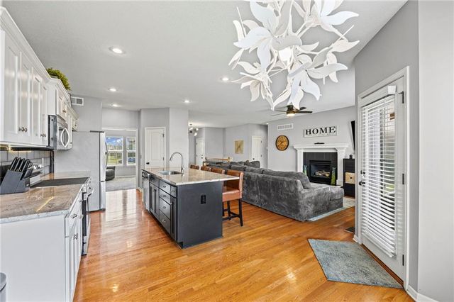 290 N Pecan Street, Gardner, KS 66030