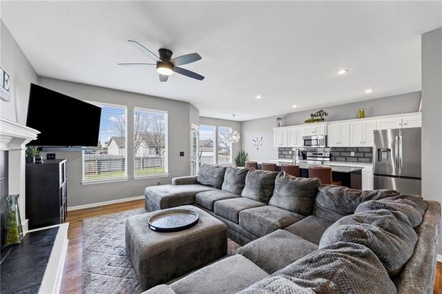 290 N Pecan Street, Gardner, KS 66030