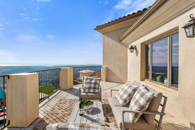 7795 Camino De Arriba, Rancho Santa Fe, CA 92067