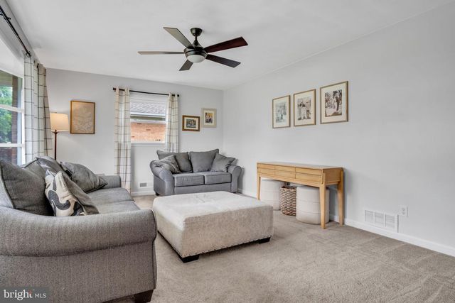 112 W GREEN STREET, Shiremanstown, PA 17011