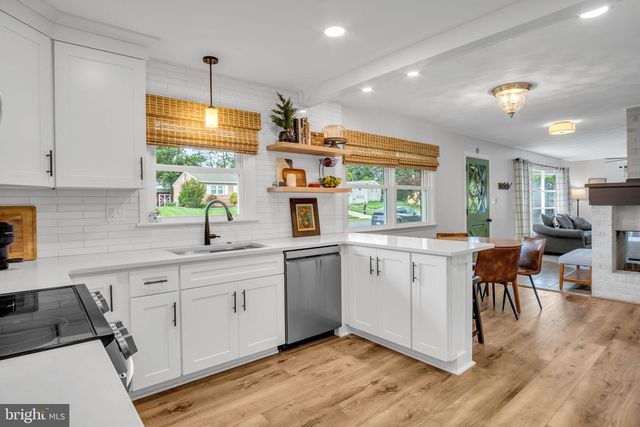 112 W GREEN STREET, Shiremanstown, PA 17011