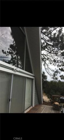 340 Bobcat Road, Green Valley Lake, CA 92314