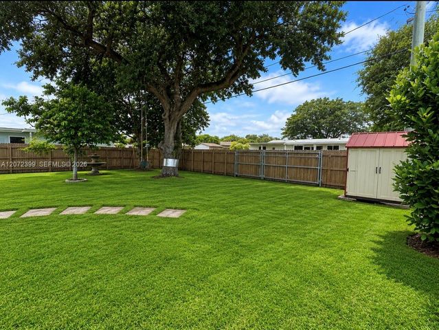 1812 N 45th Avenue, Hollywood, FL 33021