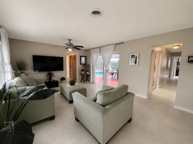 1812 N 45th Avenue, Hollywood, FL 33021