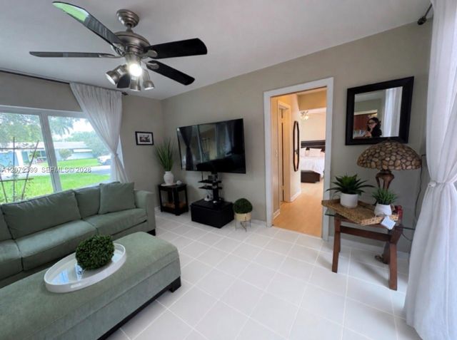 1812 N 45th Avenue, Hollywood, FL 33021
