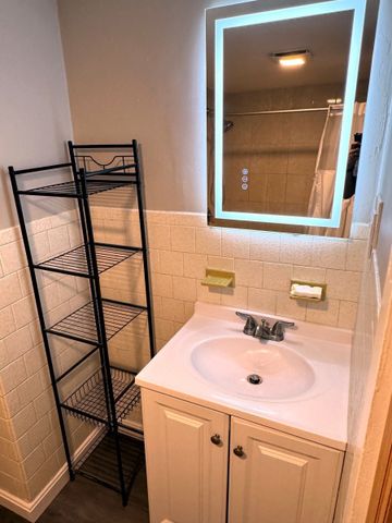 34-36 Curry Cir, Swampscott, MA 01907