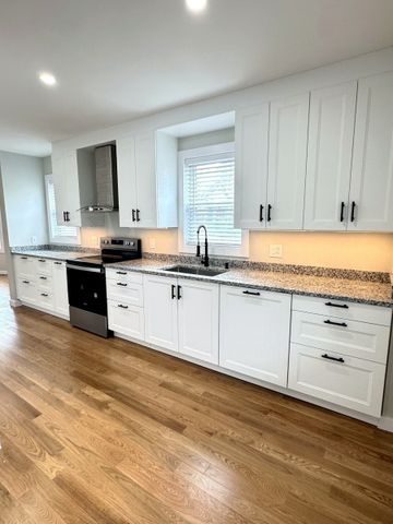 34-36 Curry Cir, Swampscott, MA 01907
