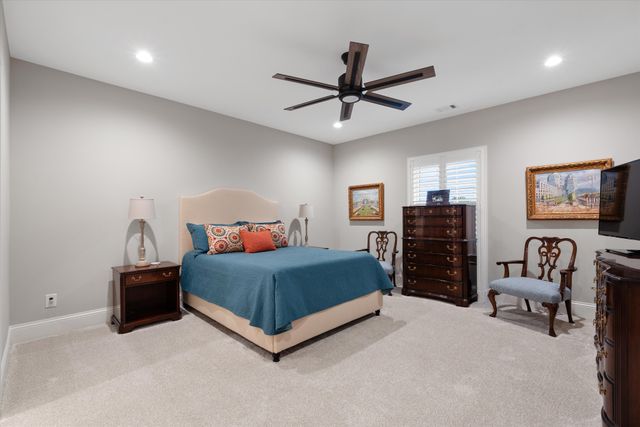 103 Pin High Pvt Dr, Gallatin, TN 37066