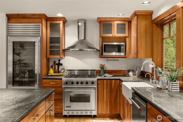 23415 NE 73rd Street, Redmond, WA 98053