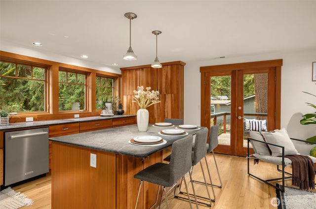 23415 NE 73rd Street, Redmond, WA 98053