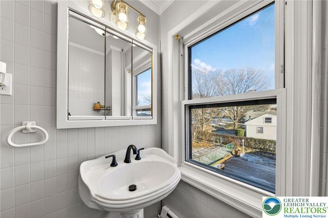 817 Ridge, West Easton Boro, PA 18042