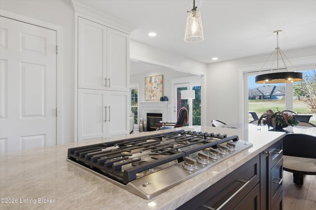 10215 Glenmary Farm Dr, Louisville, KY 40291