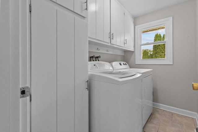 324 W SUNSET AVENUE, Appleton, WI 54911