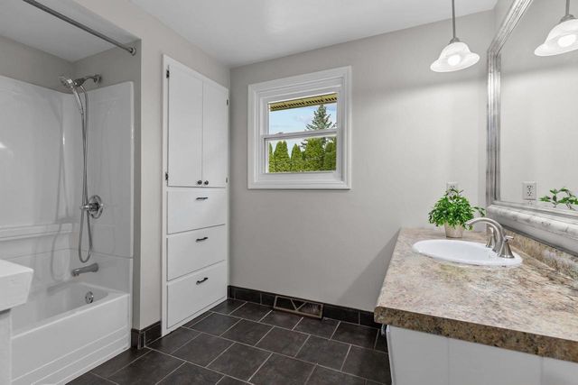 324 W SUNSET AVENUE, Appleton, WI 54911