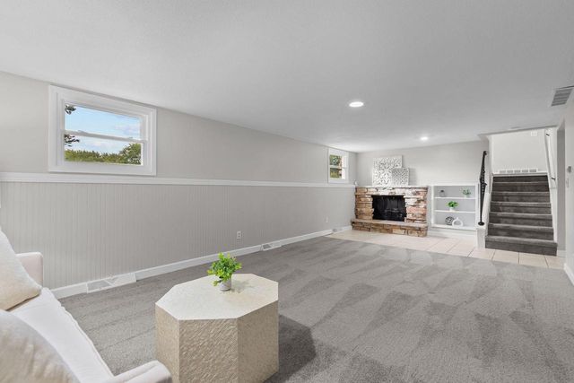 324 W SUNSET AVENUE, Appleton, WI 54911