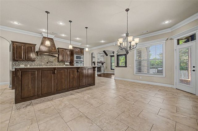 4951 Sagely Lane, Fayetteville, AR 72703