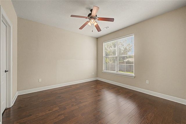 4951 Sagely Lane, Fayetteville, AR 72703