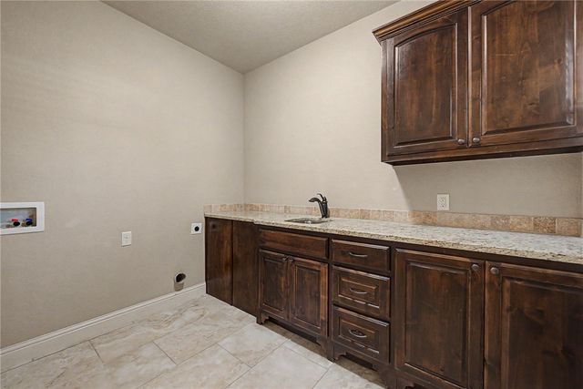 4951 Sagely Lane, Fayetteville, AR 72703
