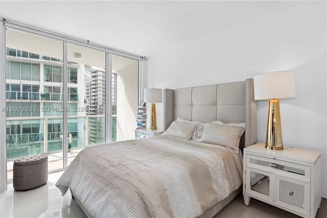 31 SE 5th St 4018, Miami, FL 33131