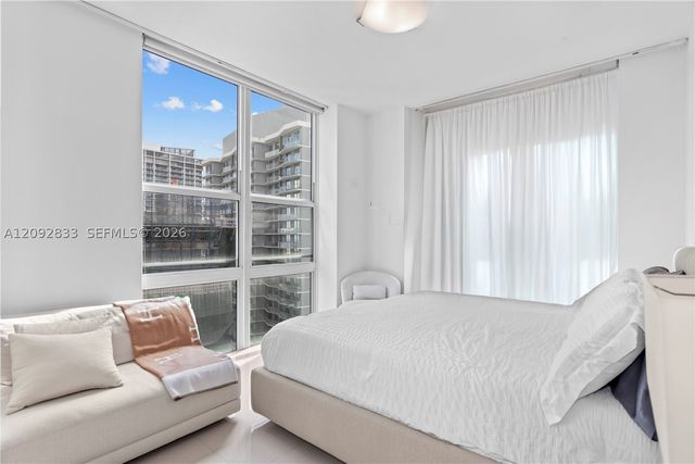 31 SE 5th St 4018, Miami, FL 33131