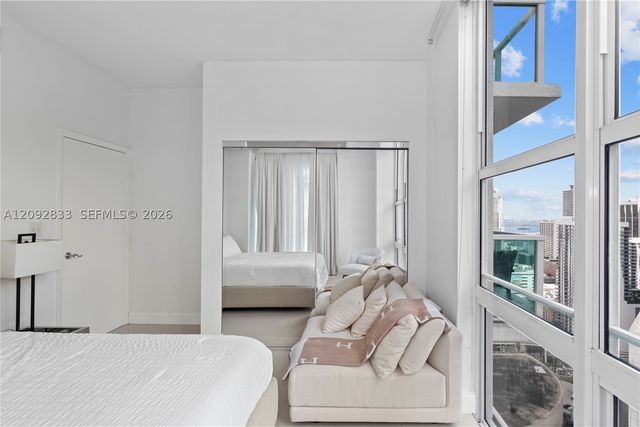 31 SE 5th St 4018, Miami, FL 33131